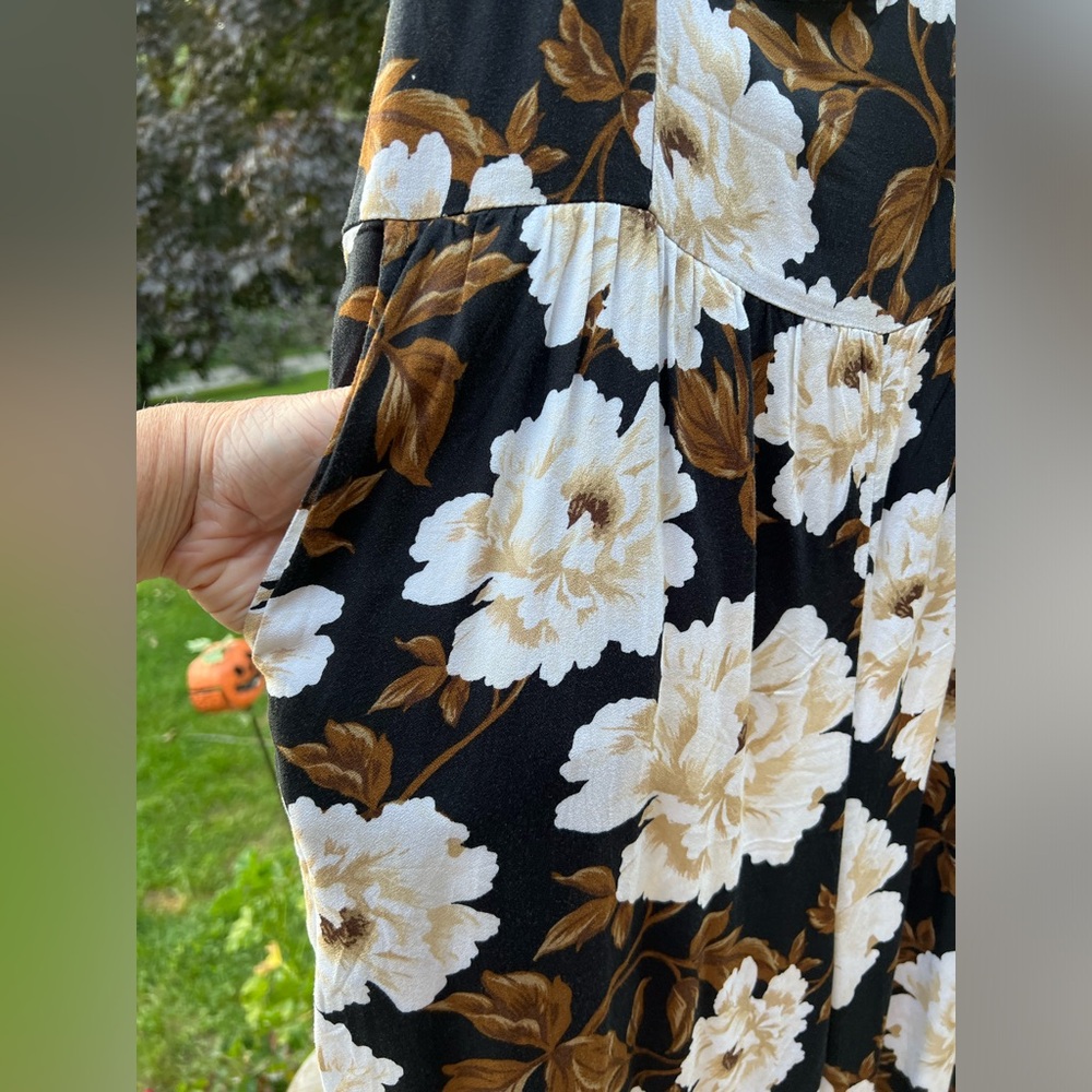 Old Navy Floral Flutter Sleeve Black Brown Floral Romper Jumpsuit Size L - Picture 5 of 9